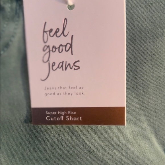 2-Shorts size 6.Please look at the pictures and video for better description!!❣️ - Picture 13 of 14